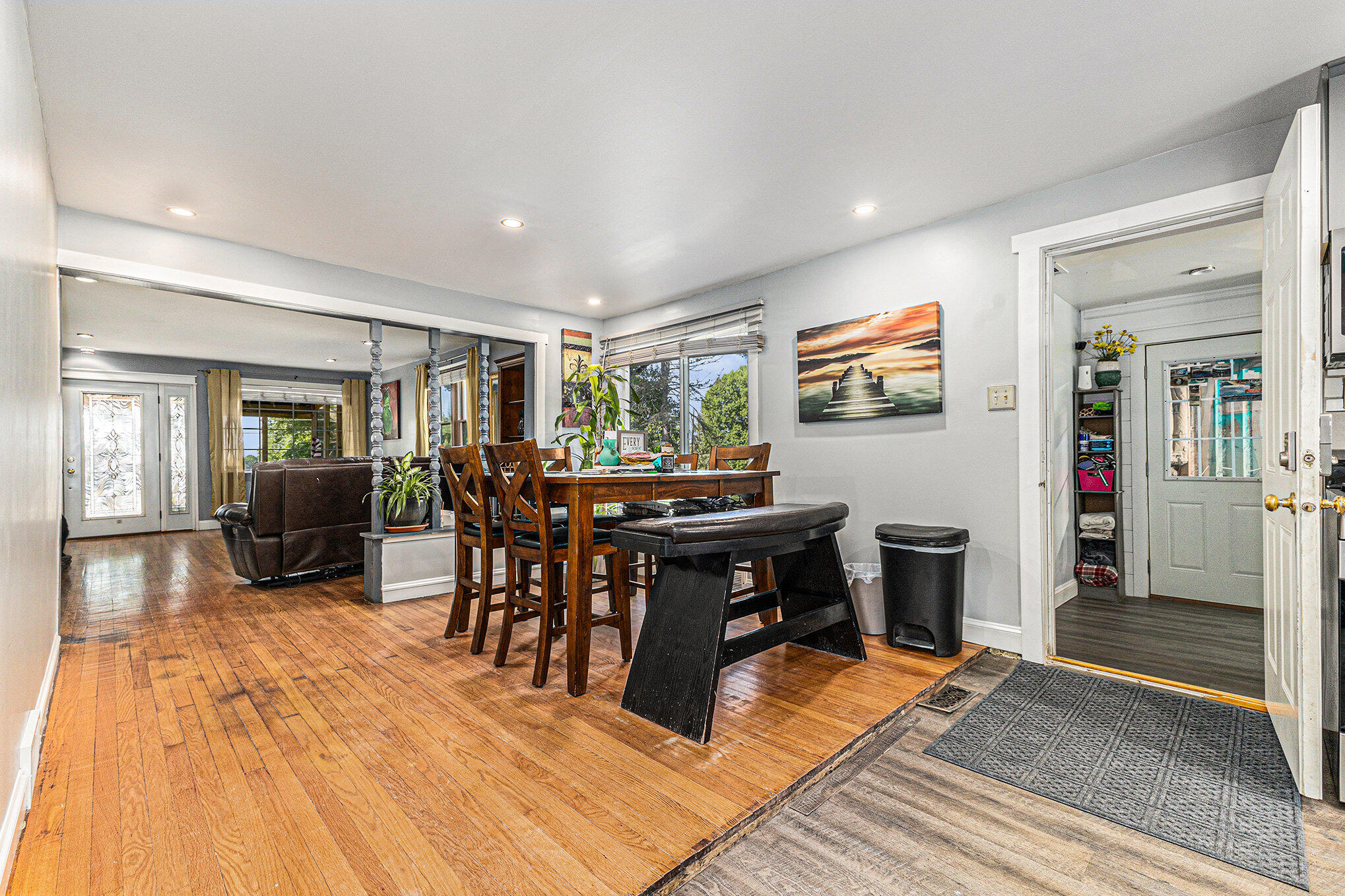 1941 North Shebel Road Michigan City, IN 46360 - Photo 9 of 33 2038x1359