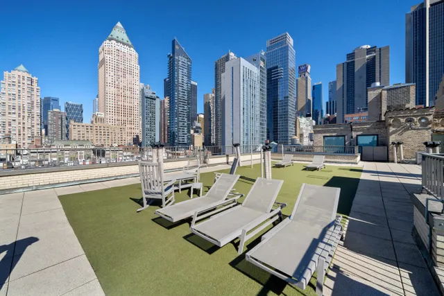 $575,000 | 325 West 45th Street, Unit 319 | Hell's Kitchen