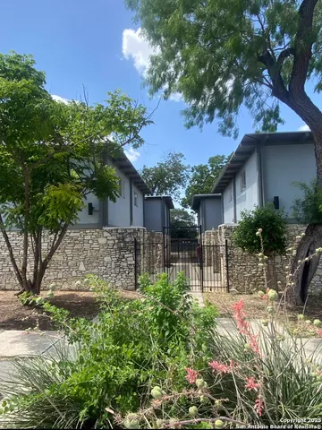 $1,200 | 743 Byrnes Drive, Unit 12, San Antonio, TX 78209