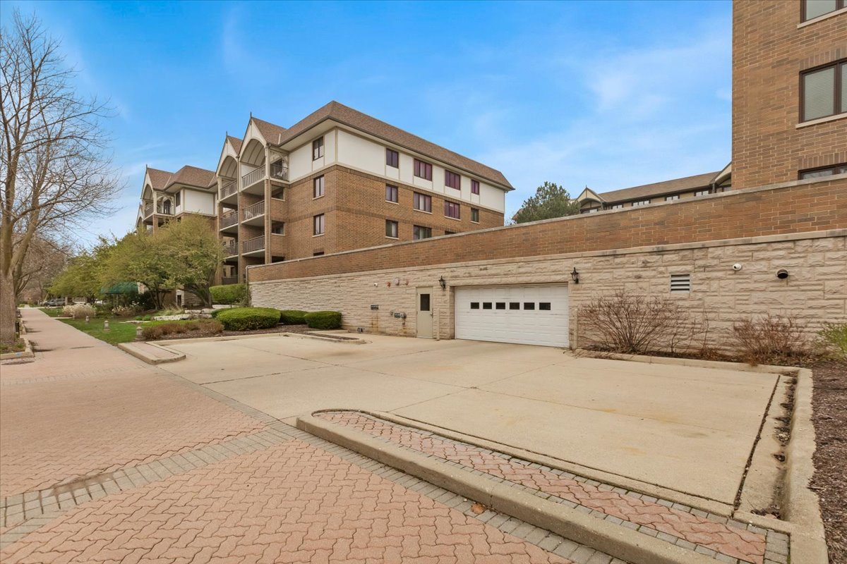 5 South Pine Street, Unit 509 Mount Prospect, IL 60056 - Photo 28 of 31 a view of a building