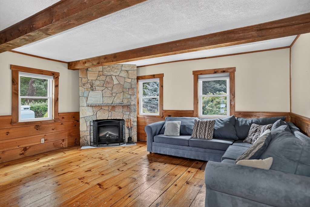 136 Barton Road, Unit 136 Stow, MA 01775 - Photo 11 of 35 Gallery Image 11