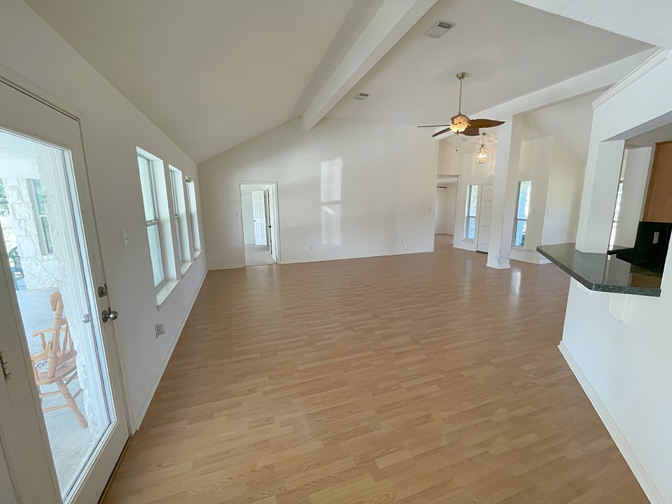 1111 Pine Ranch Road Seguin, TX 78155 - Photo 23 of 50 Family room