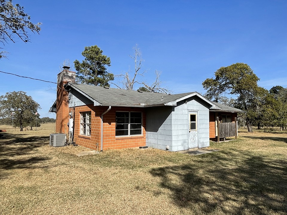 1111 Pine Ranch Road Seguin, TX 78155 - Photo 35 of 50 Guest house rear view.