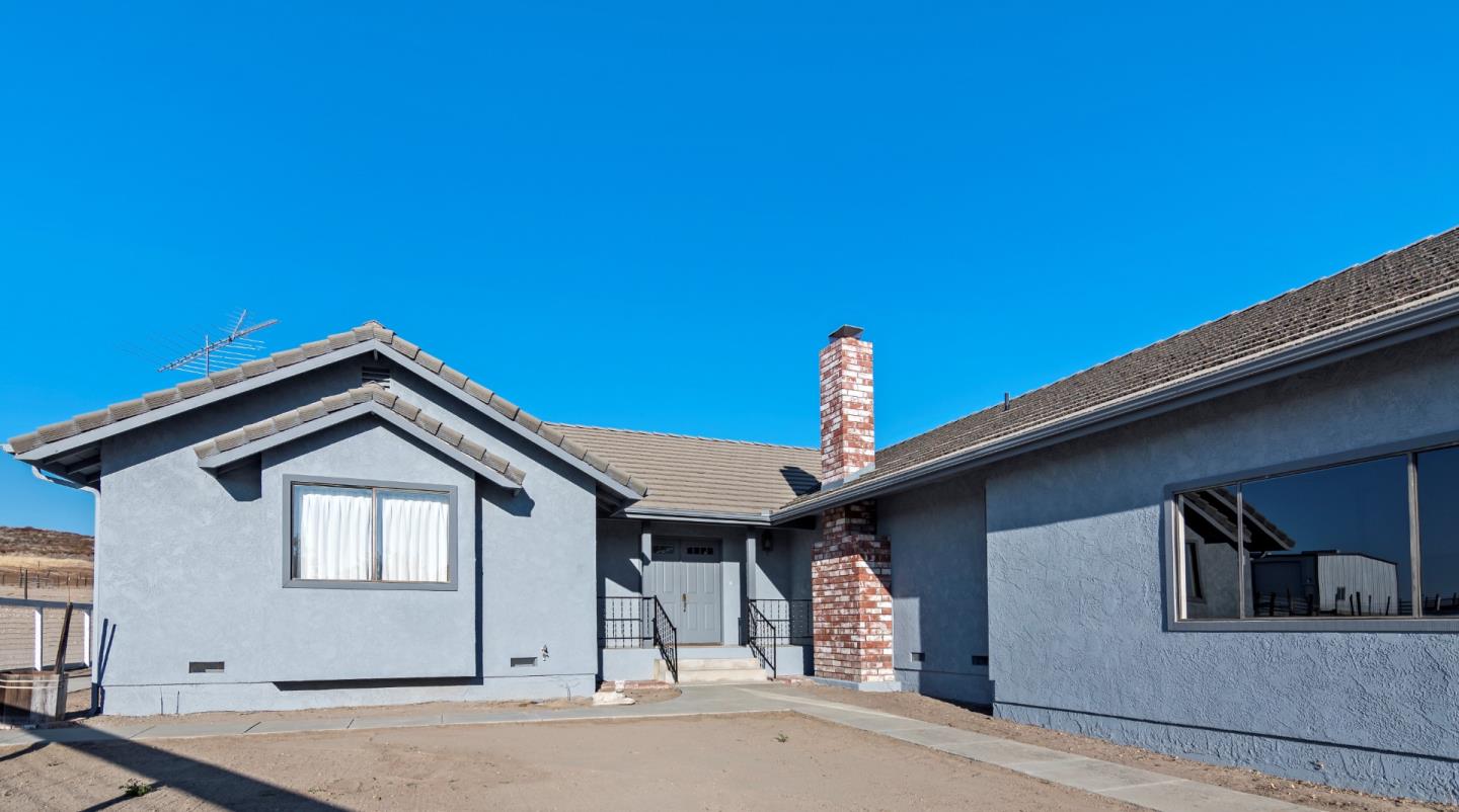 52019 Smith Road Bradley, CA 93426 - Photo 2 of 37 Gallery Image 2