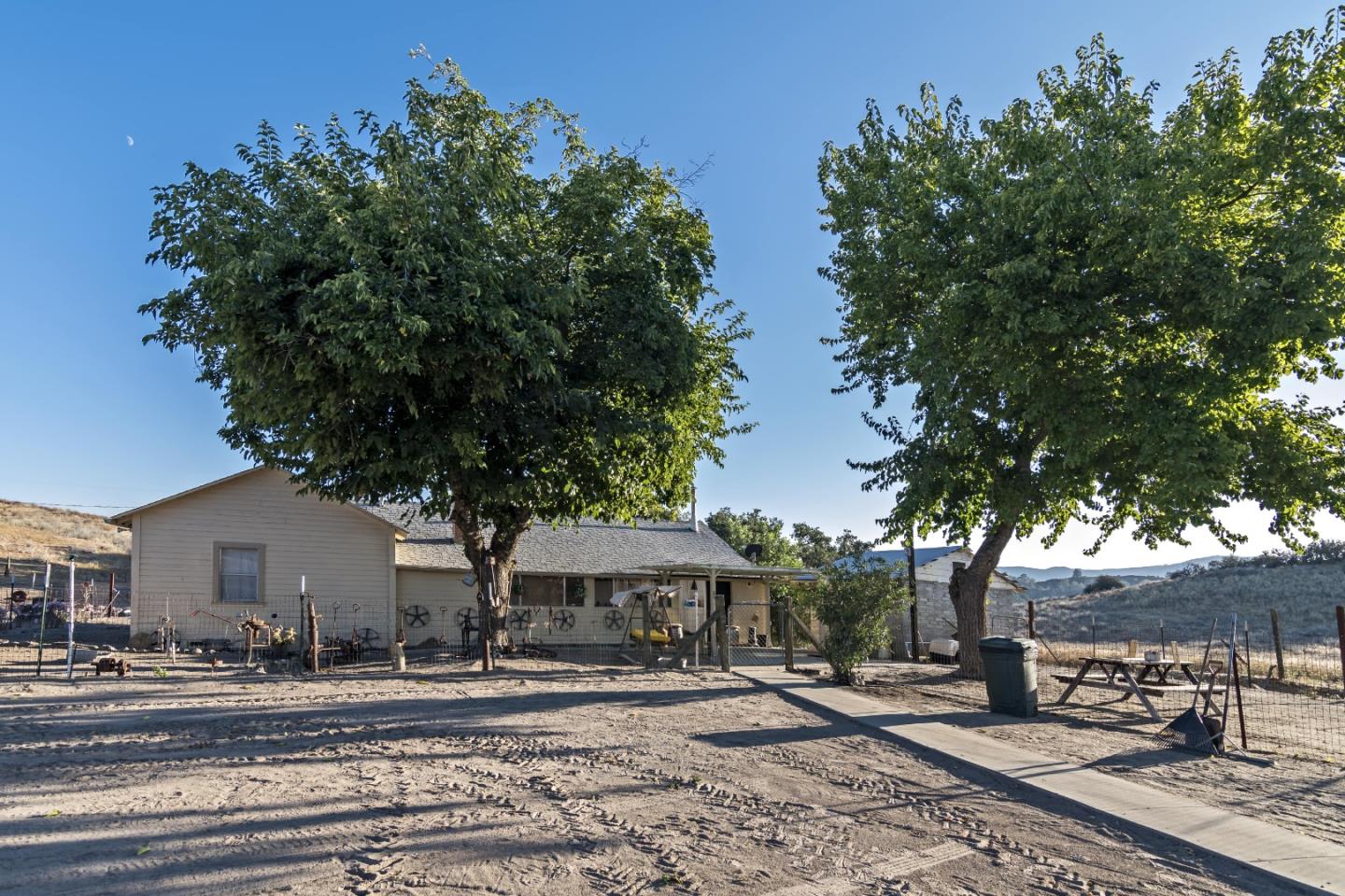 52019 Smith Road Bradley, CA 93426 - Photo 22 of 37 Gallery Image 22