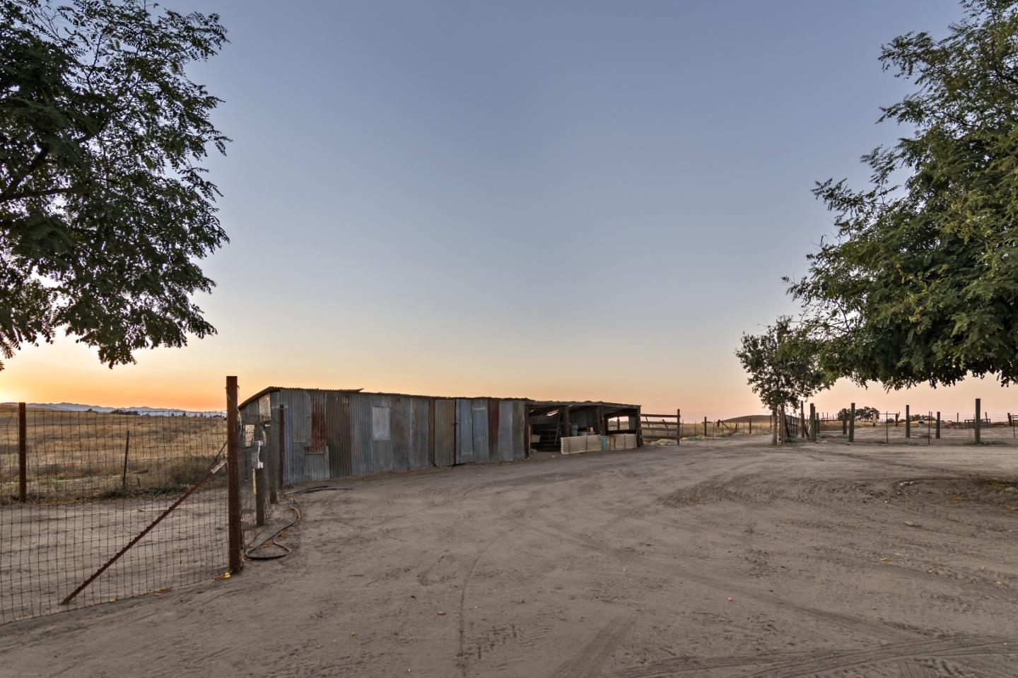 52019 Smith Road Bradley, CA 93426 - Photo 26 of 37 Gallery Image 26