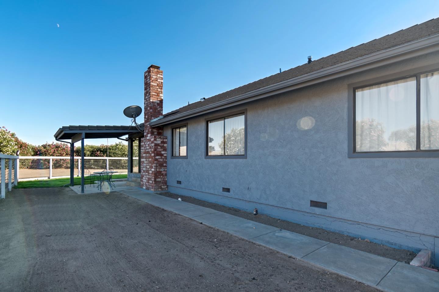 52019 Smith Road Bradley, CA 93426 - Photo 4 of 37 Gallery Image 4