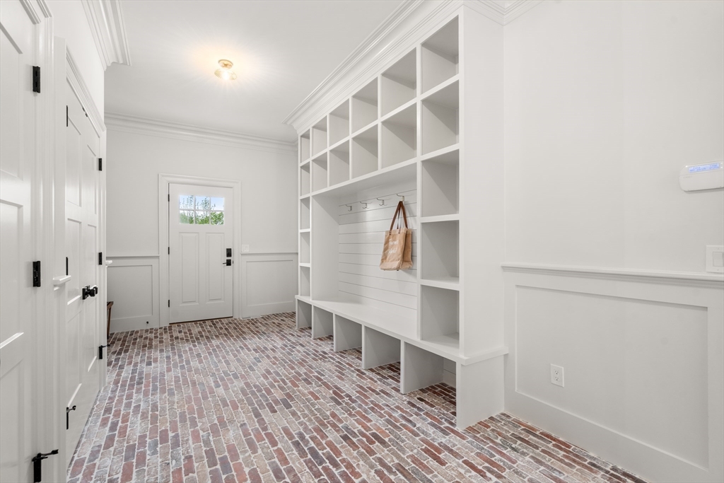 15 Lathrop Road Wellesley, MA 02482 - Photo 20 of 40 a view of an empty room with a window