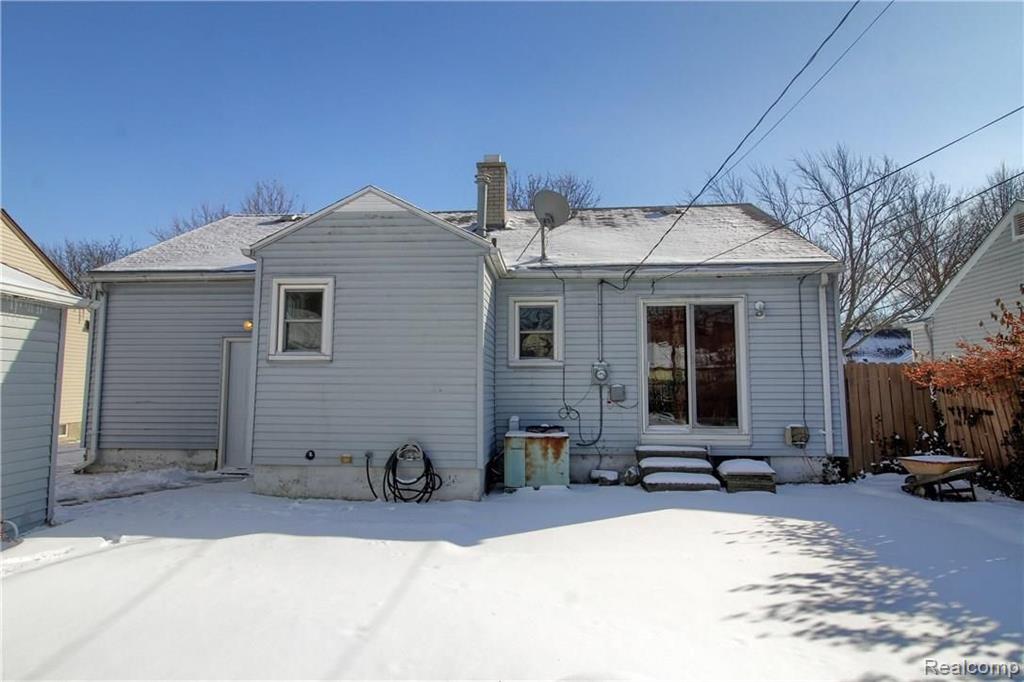 1570 Hampton Road Mount Clemens, MI 48043 - Photo 6 of 30