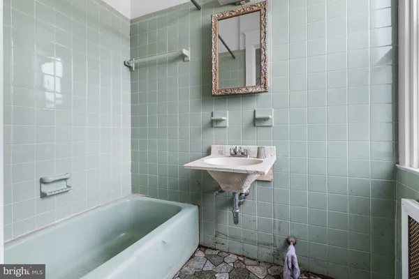 $275,000 | 524 East 21st Street, Chester, PA 19013