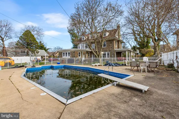 $275,000 | 524 East 21st Street, Chester, PA 19013