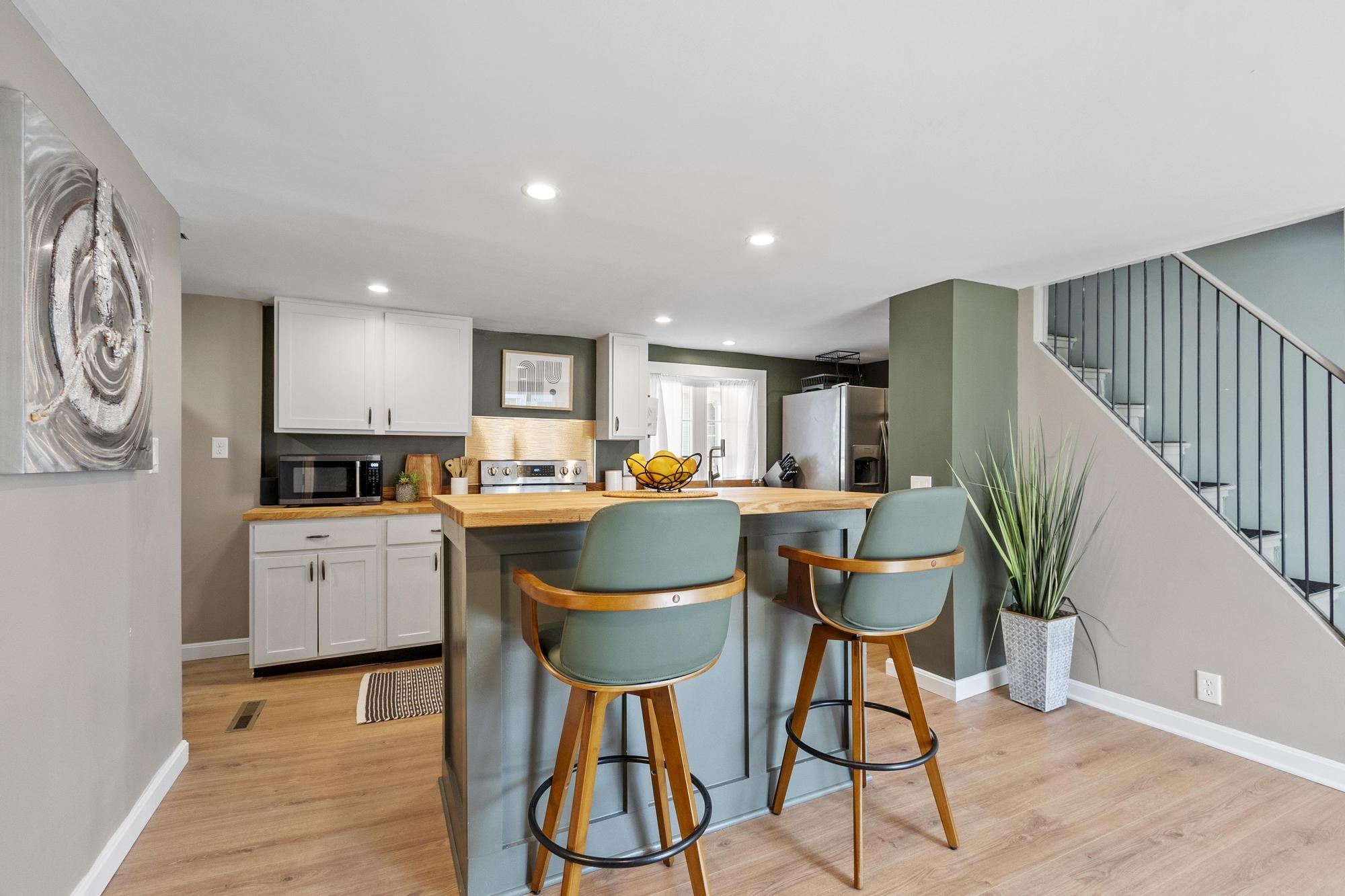 5 Middle Street Nashua, NH 03060 - Photo 4 of 41