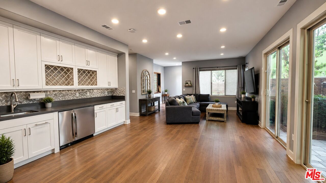 116 Catalyst Irvine, CA 92618 - Photo 5 of 75