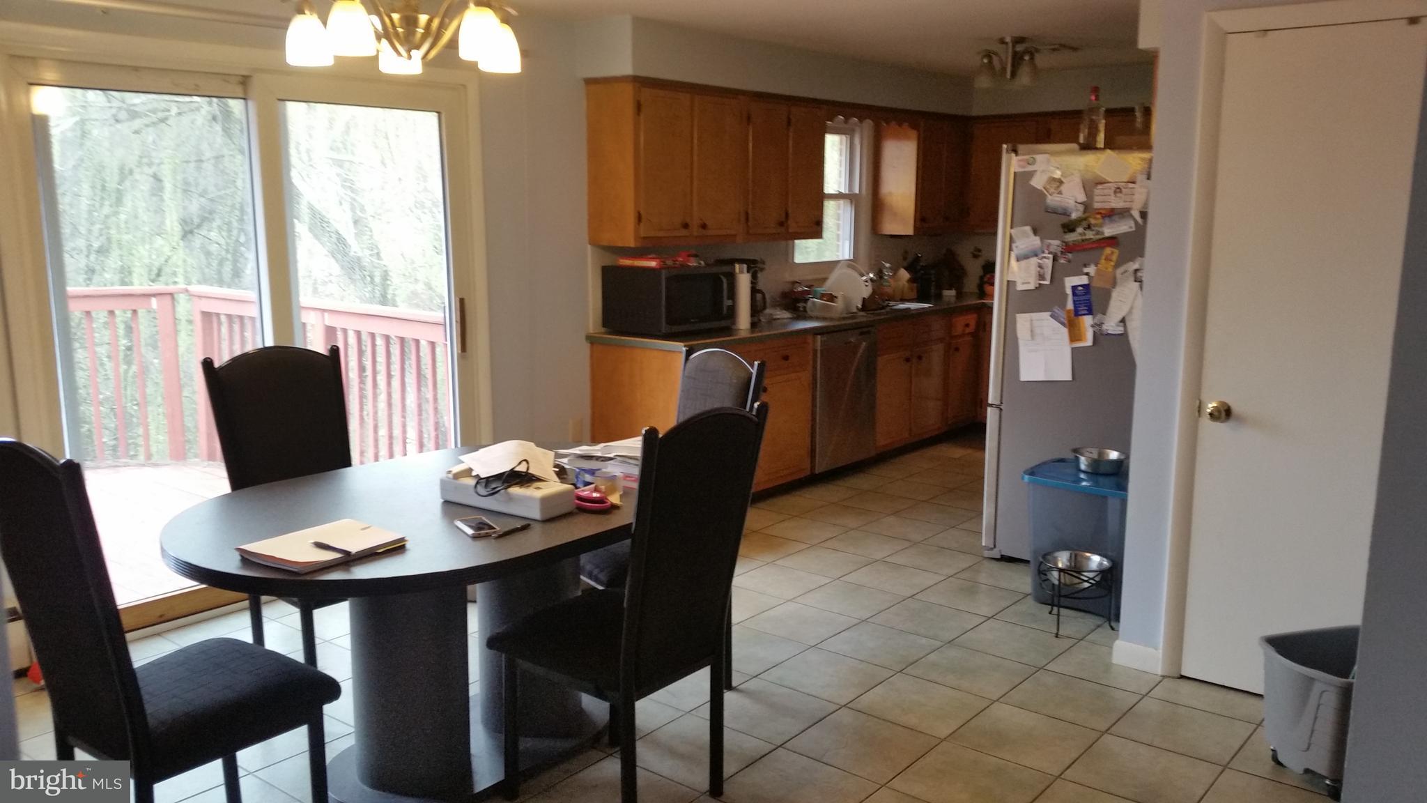 327 Greendale Road York, PA 17403 - Photo 7 of 33