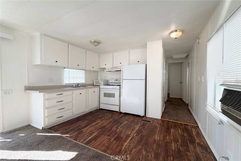 70210 Highway 111, Unit 44 Rancho Mirage, CA 92270 - Photo 3 of 11