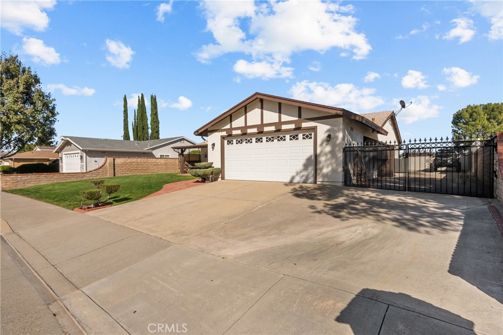 31436 Arrow Point Drive Castaic, CA 91384 - Photo 10 of 76 a view of a house with a yard
