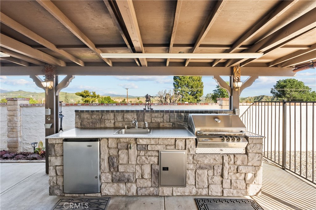 31436 Arrow Point Drive Castaic, CA 91384 - Photo 66 of 76 Built in barbecue.