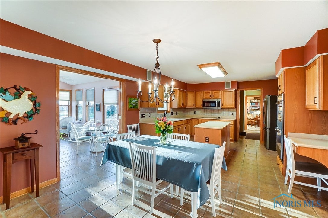 22708 Ault Road Perrysburg, OH 43551 - Photo 11 of 49 Gallery Image 11
