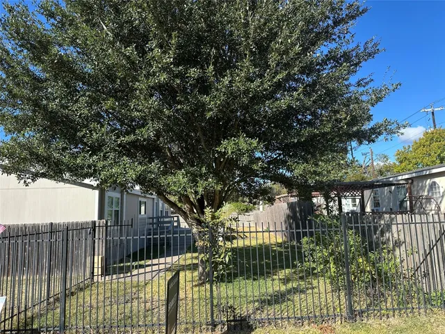 a picture of a building in the background