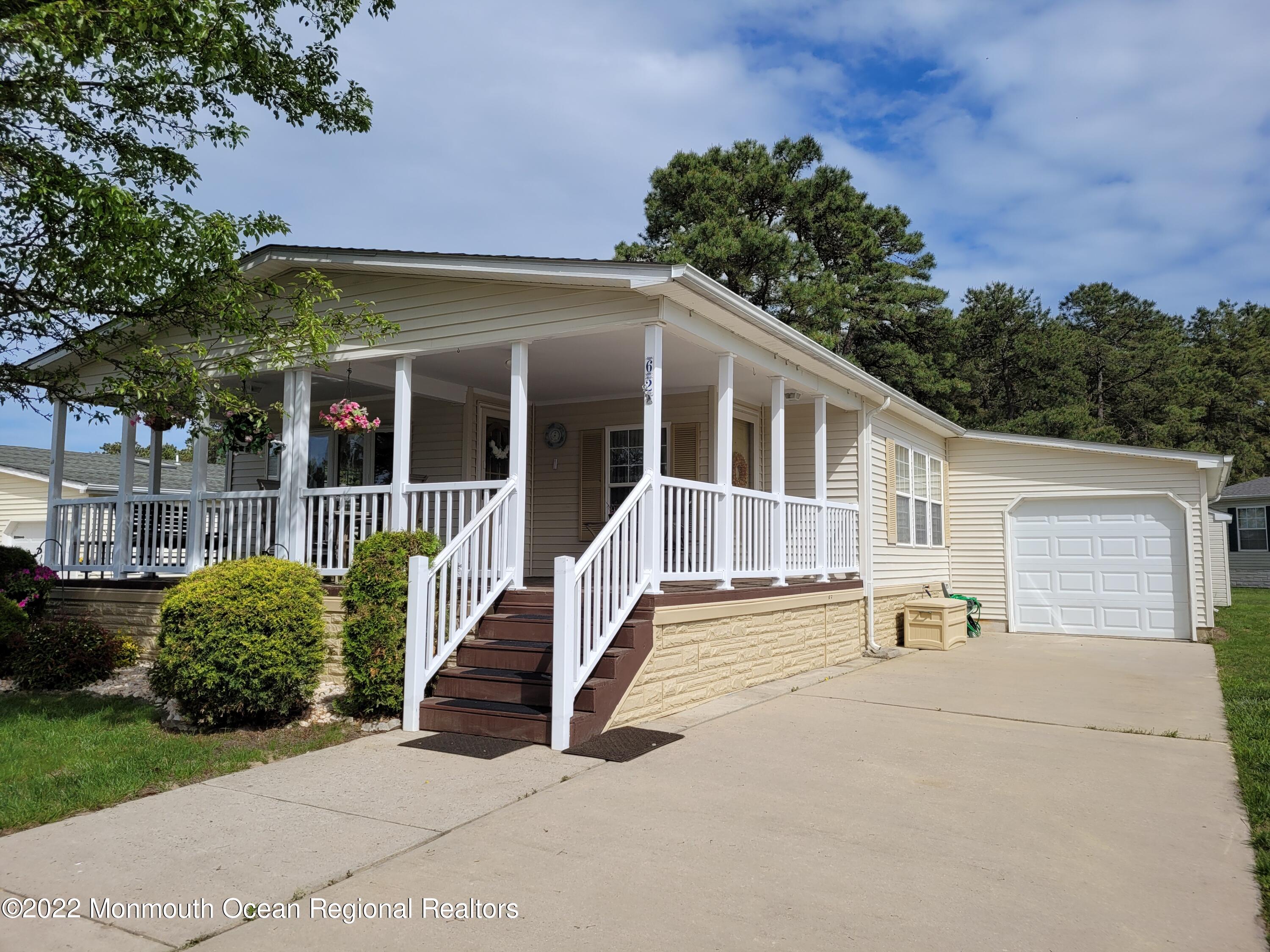 62 Pine Ridge Boulevard Whiting, NJ 08759 - Photo 4 of 16 20220524_154832