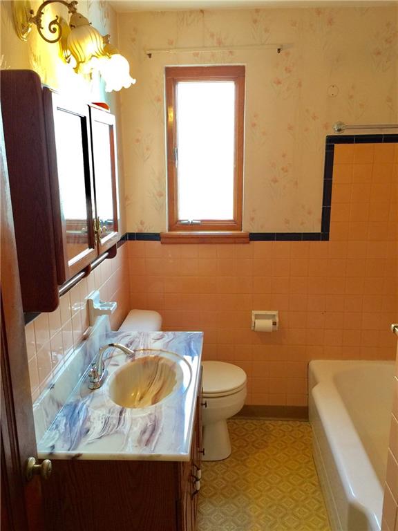 323 Scene Ridge Road McKeesport, PA 15133 - Photo 5 of 16 Gallery Image 5