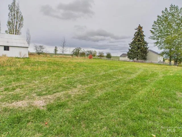 $350,000 | 523 3rd Street, Ferdinand, ID 83526