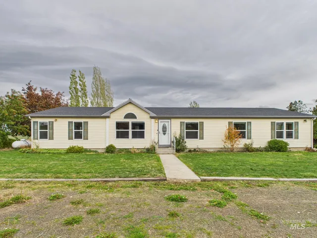 $350,000 | 523 3rd Street, Ferdinand, ID 83526