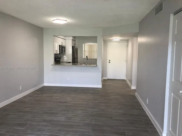 $2,200 | 3400 Foxcroft Road, Unit 104, Miramar, FL 33025