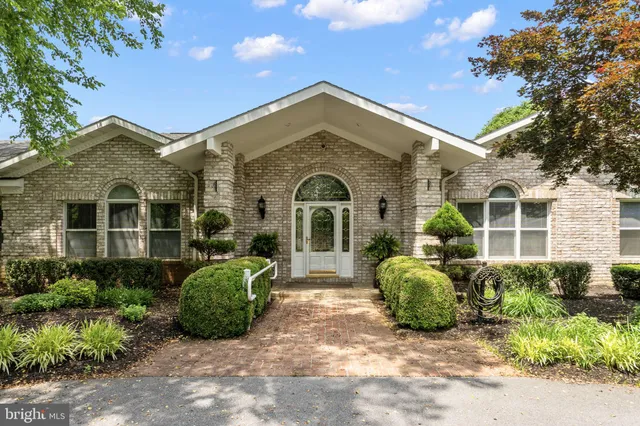 $1,295,000 | 77 Lionheart Terrace, Falling Waters, WV 25419