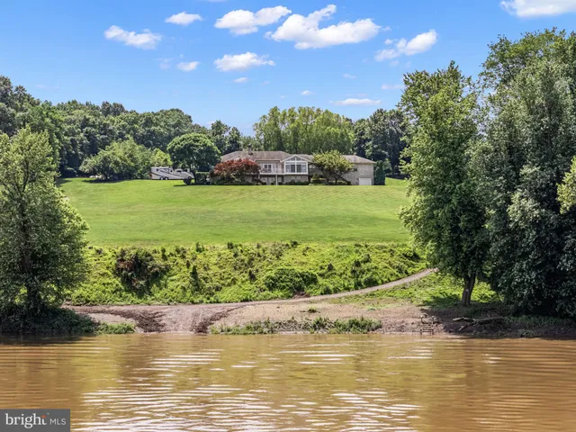 $1,295,000 | 77 Lionheart Terrace, Falling Waters, WV 25419