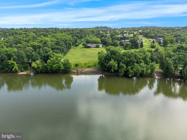 $1,295,000 | 77 Lionheart Terrace, Falling Waters, WV 25419