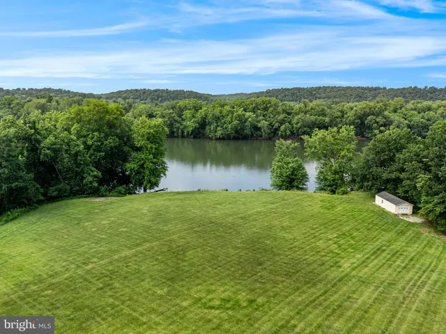 $1,295,000 | 77 Lionheart Terrace, Falling Waters, WV 25419