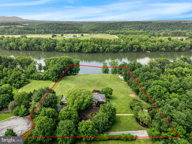 $1,295,000 | 77 Lionheart Terrace, Falling Waters, WV 25419