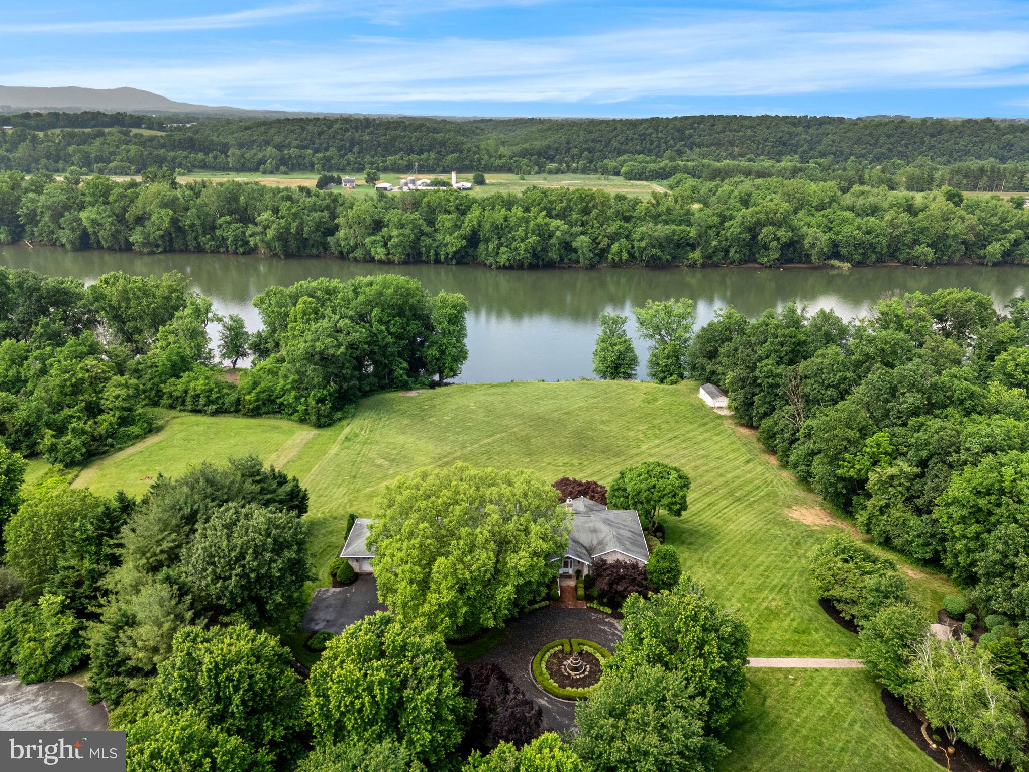 77 Lionheart Terrace Falling Waters, WV 25419 - Photo 8 of 79