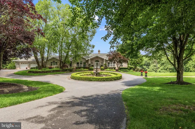 $1,295,000 | 77 Lionheart Terrace, Falling Waters, WV 25419