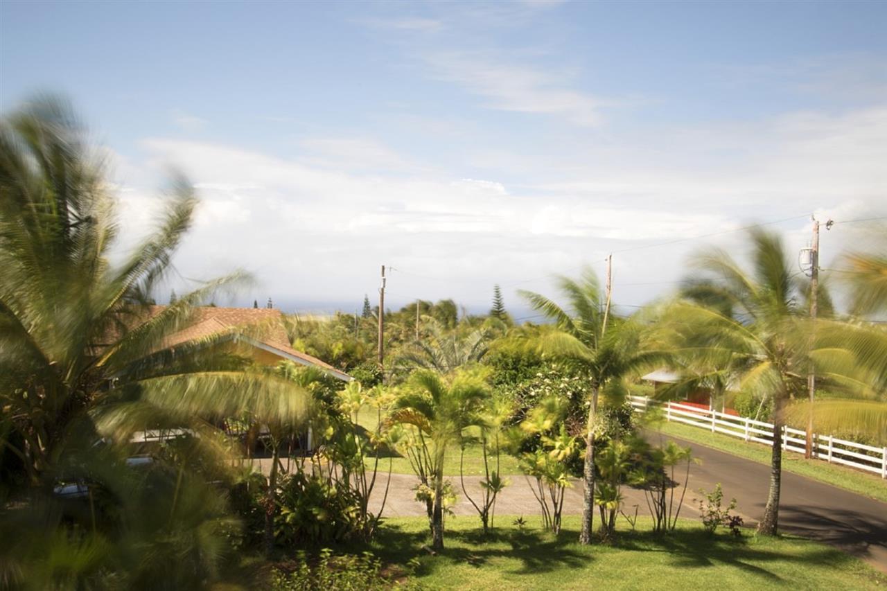 81 North Holokai Road Haiku, HI 96708 - Photo 13 of 30 a view of a city