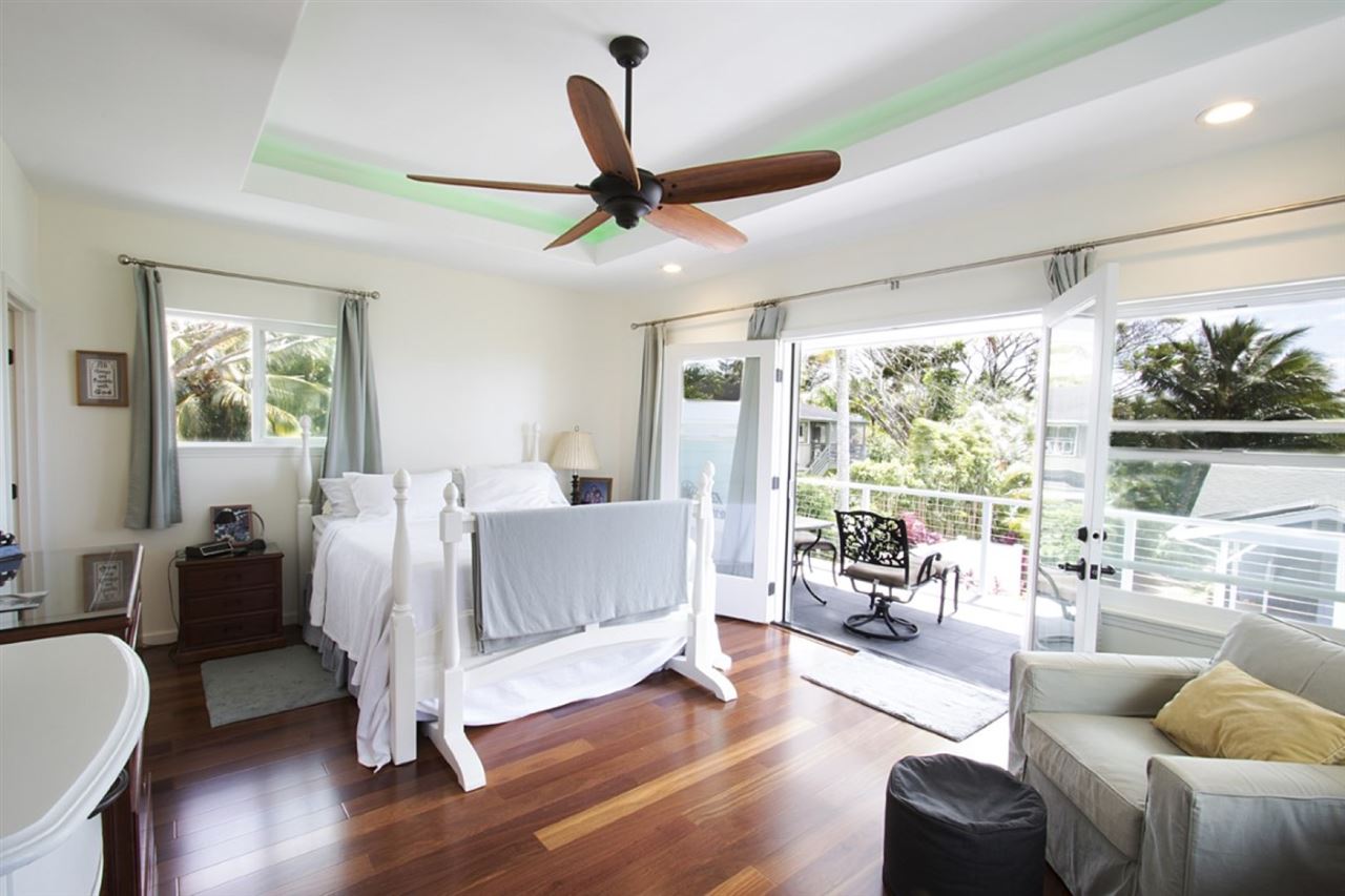81 North Holokai Road Haiku, HI 96708 - Photo 5 of 30 a living room with furniture and a large window