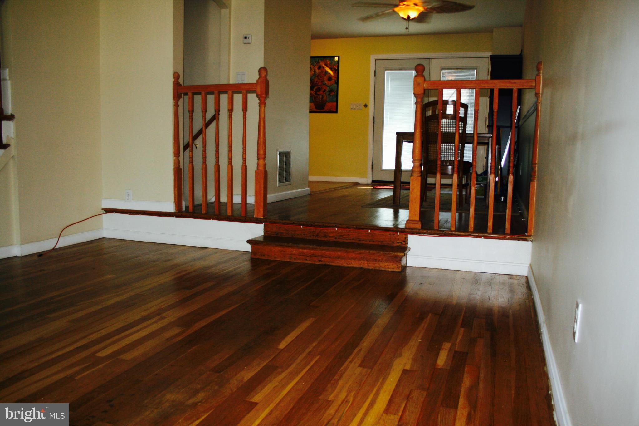 8247 Del Haven Road Baltimore, MD 21222 - Photo 4 of 20 Living Room