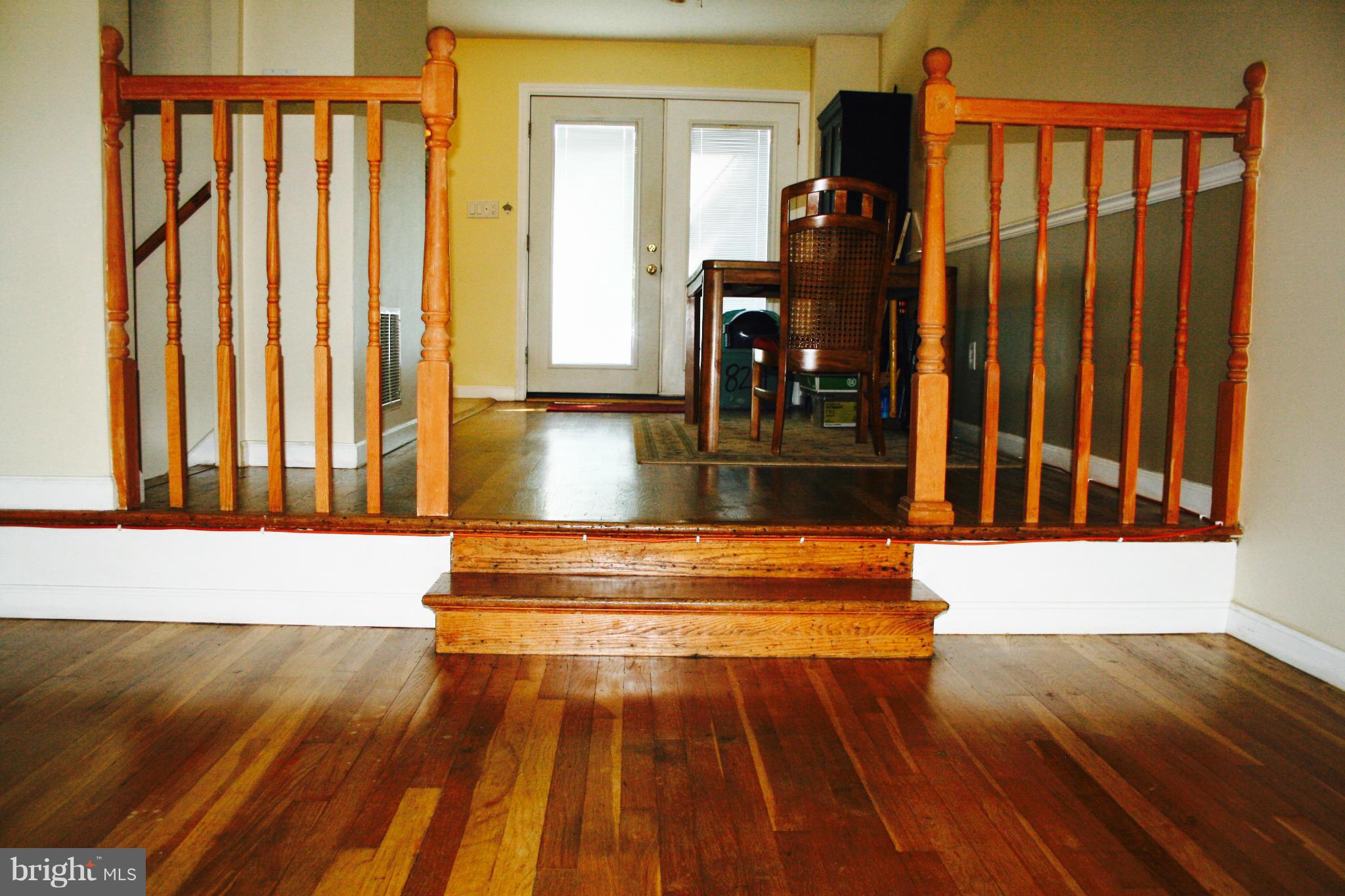 8247 Del Haven Road Baltimore, MD 21222 - Photo 6 of 20 Living Room