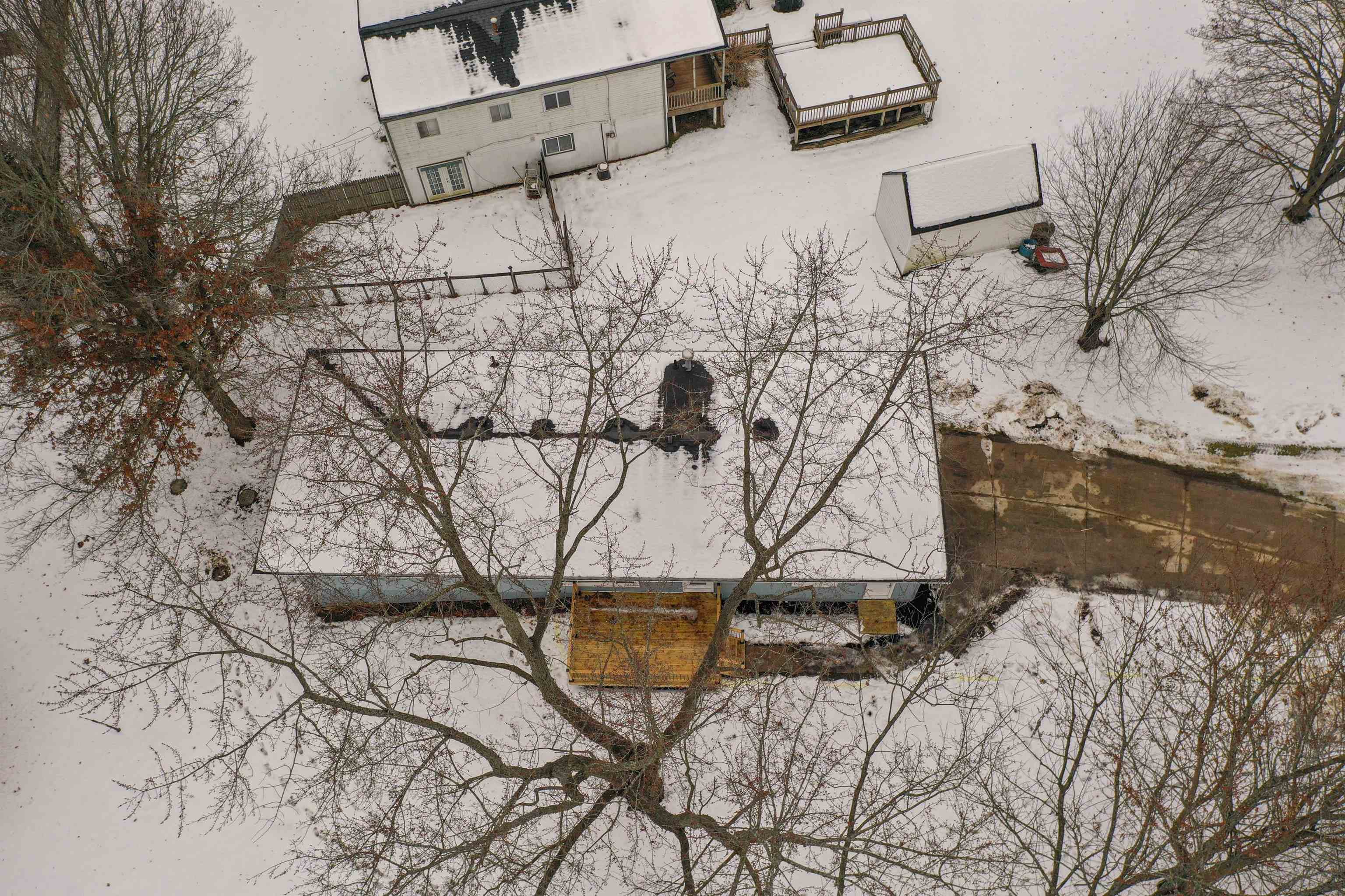 9550 Colgate Clarkston, MI 48348 - Photo 23 of 24 50196406-f9408f84-2505-4479-ba4a-e32db3092db9.JPG