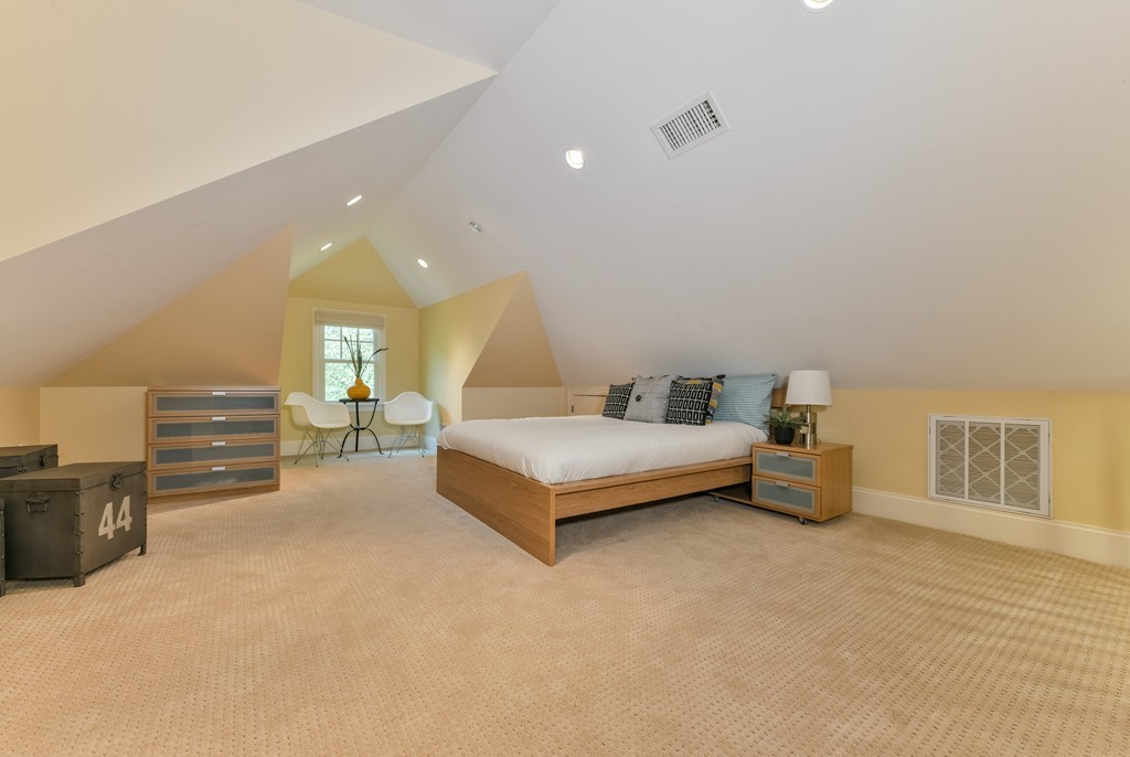 40 Rochester Road Newton, MA 02458 - Photo 23 of 29