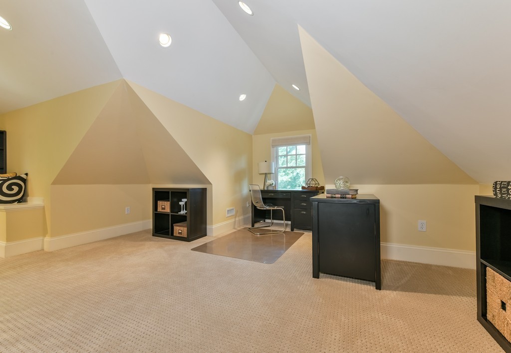 40 Rochester Road Newton, MA 02458 - Photo 24 of 29