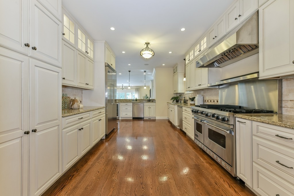 40 Rochester Road Newton, MA 02458 - Photo 9 of 29