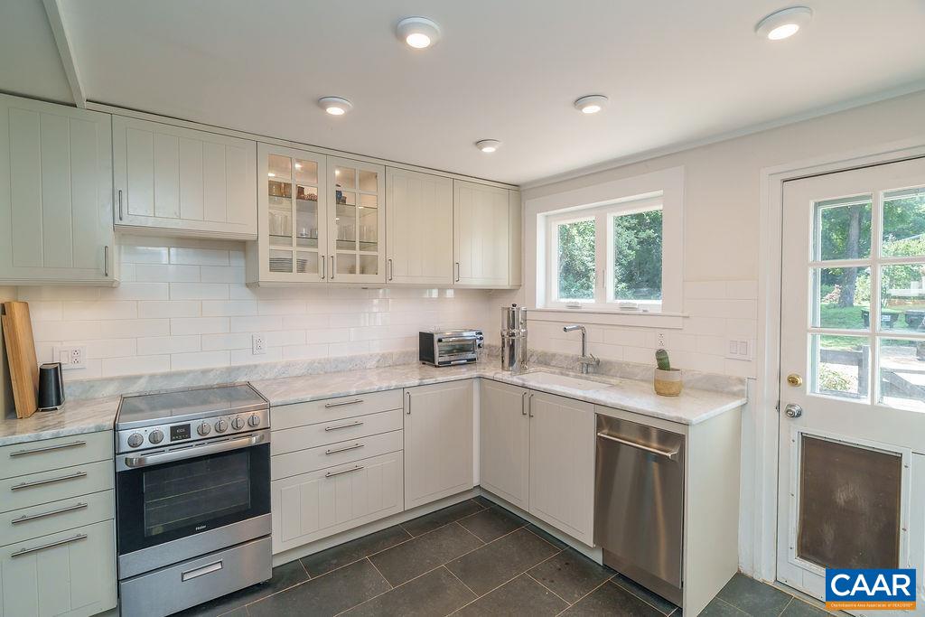 6654 Plank Road Charlottesville, VA 22903 - Photo 17 of 70