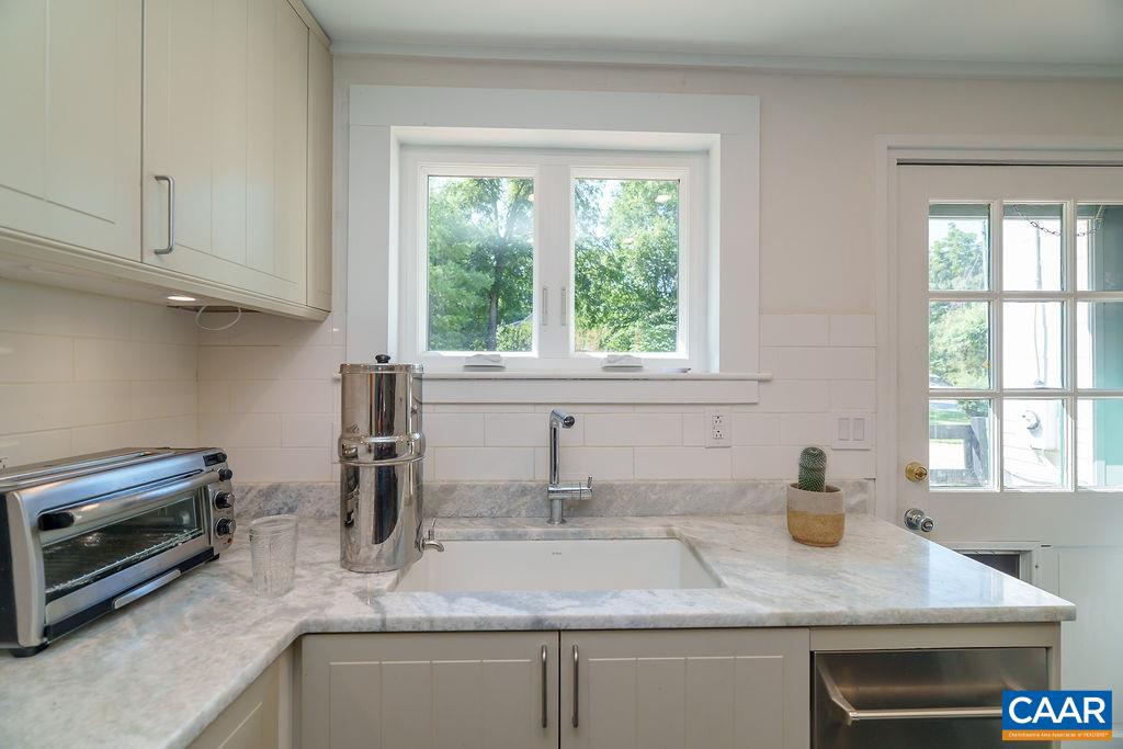 6654 Plank Road Charlottesville, VA 22903 - Photo 18 of 70