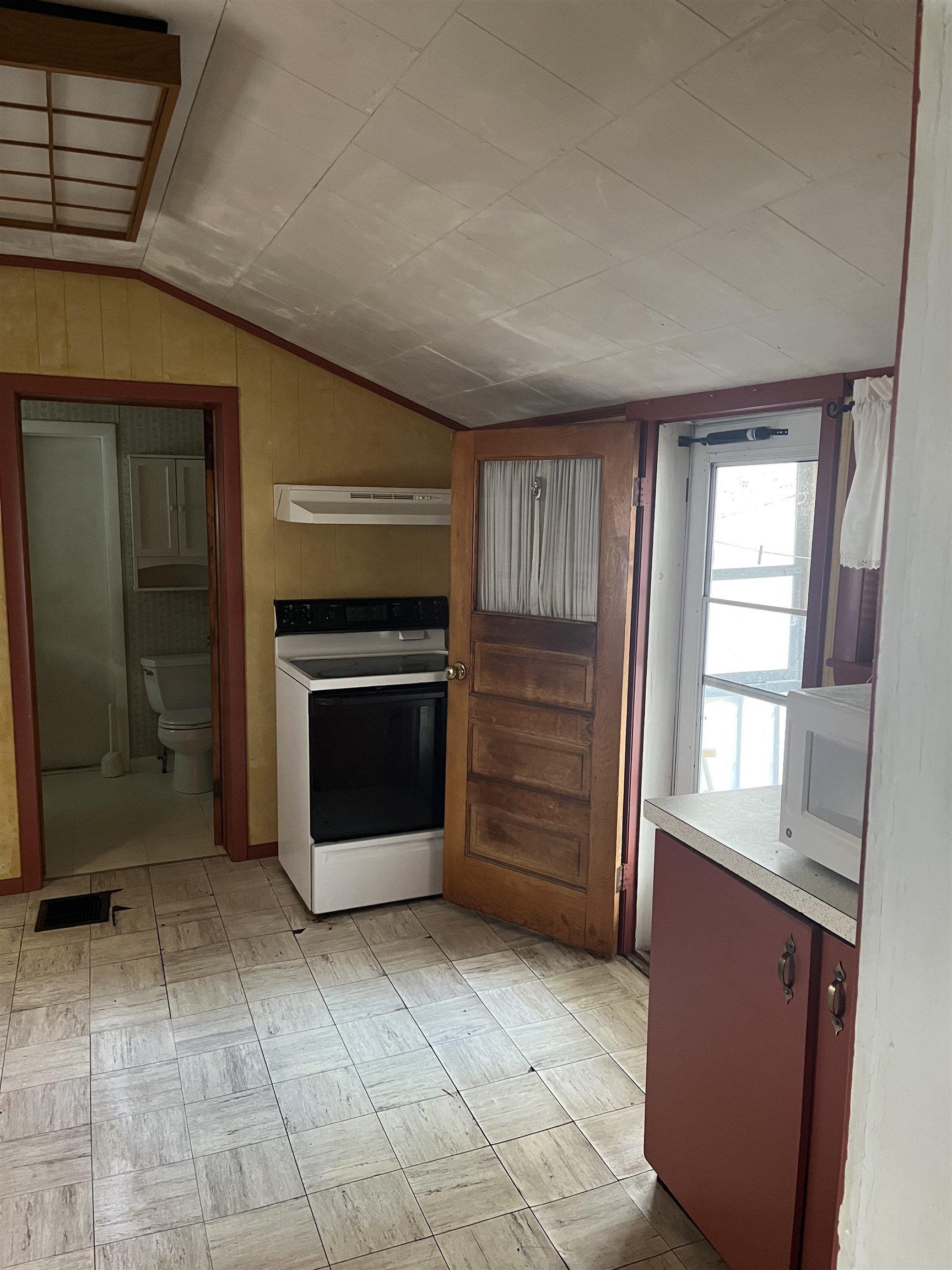 101 High Street West Rutland, VT 05777 - Photo 9 of 28