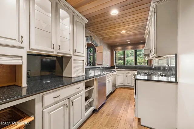 $3,100,000 | 233 Conover Lane, Red Bank, NJ 07701