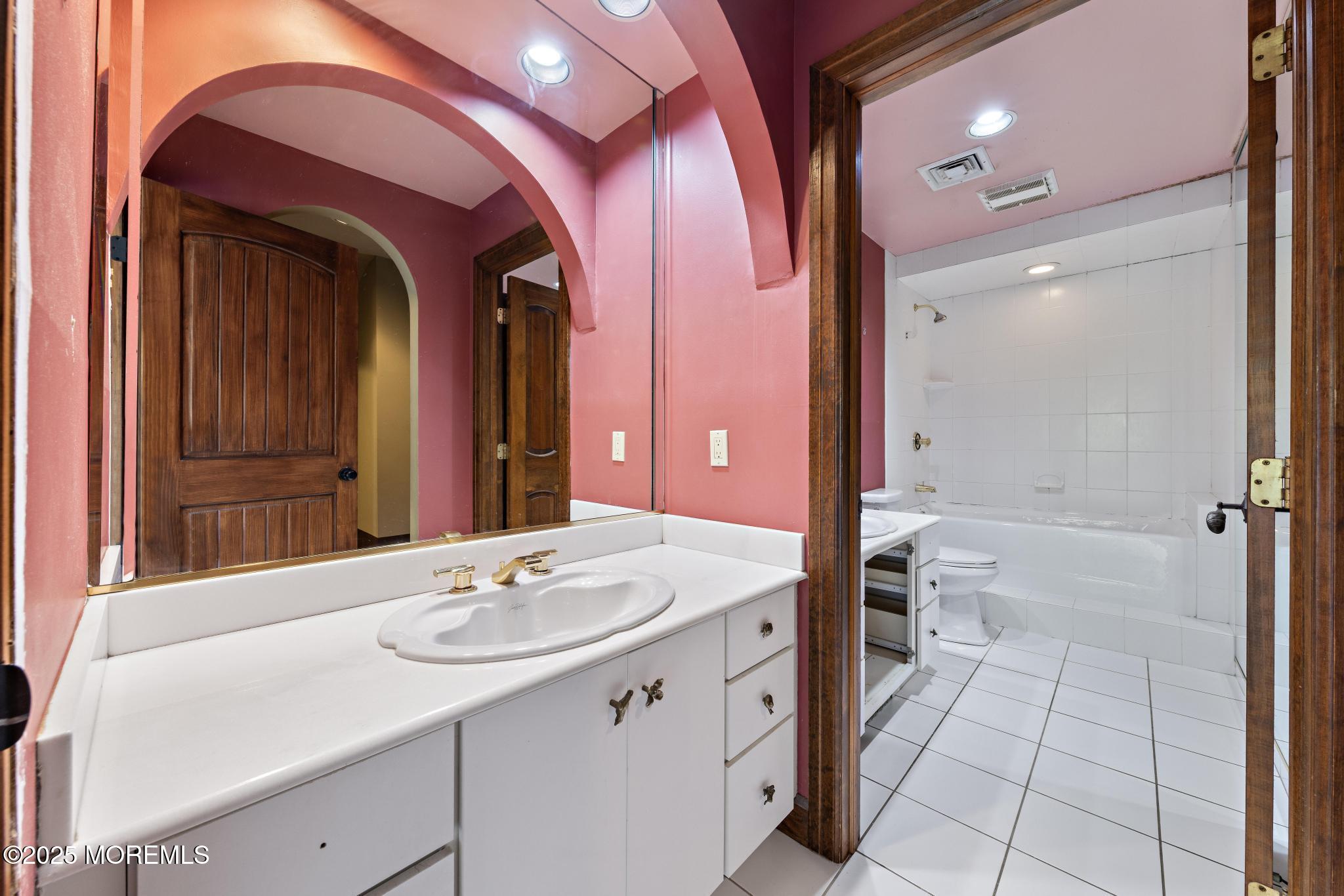 233 Conover Lane Red Bank, NJ 07701 - Photo 32 of 68 233 Conover Ln (49)