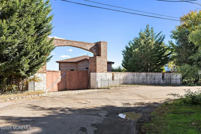 $3,100,000 | 233 Conover Lane, Red Bank, NJ 07701