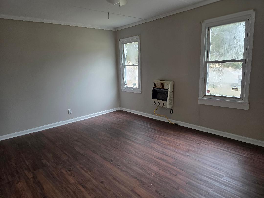 701 Stone Avenue Waynesboro, GA 30830 - Photo 10 of 10 living room